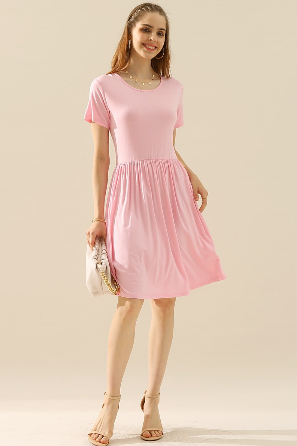 Elegant Beach Wedding Guest Attire: Women's Full-Size Ruched Dress with Pockets