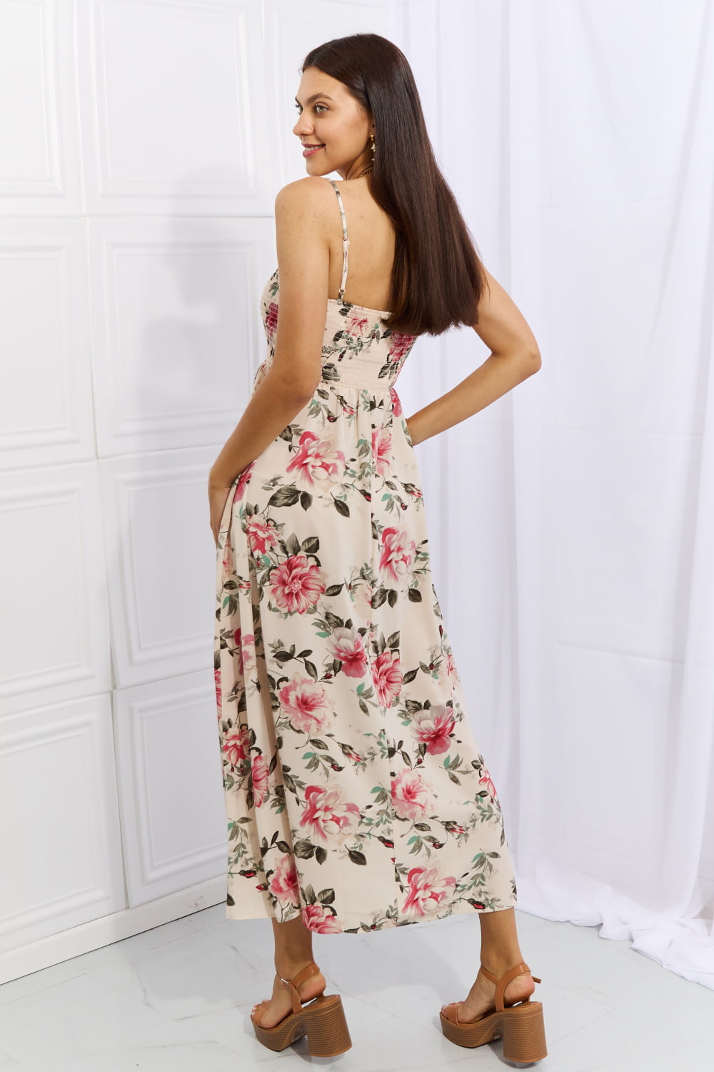 Charming Floral Maxi Dress in Pink for Beach Wedding Guests