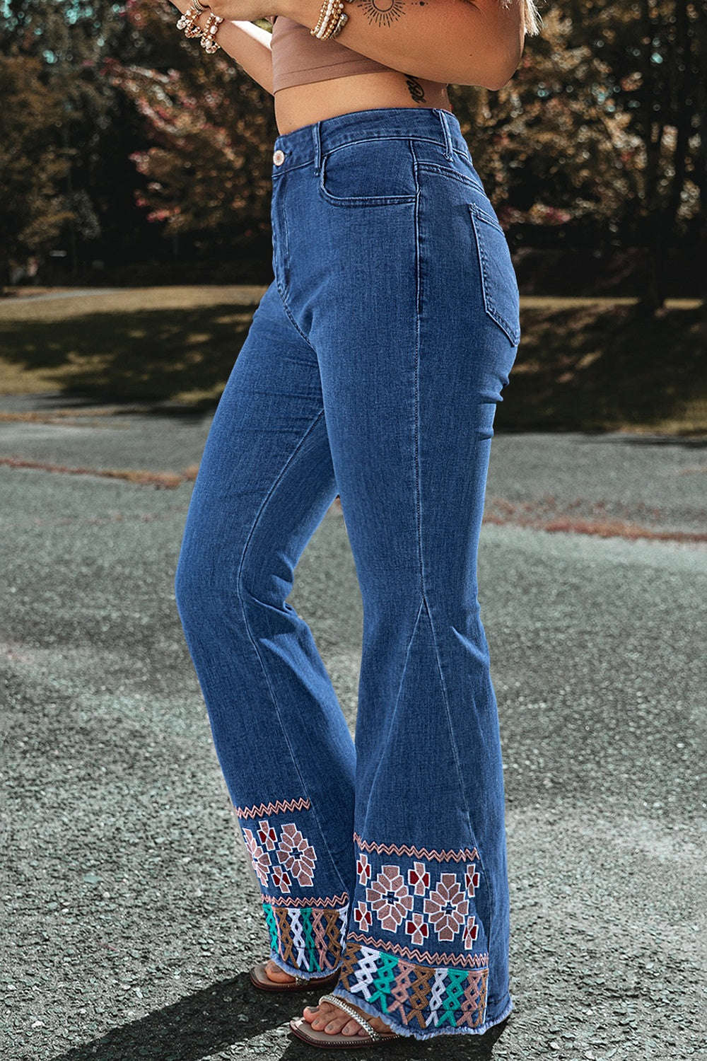 Stylish Embroidered Bootcut Jeans for Women - Elevate Your Denim Wardrobe!