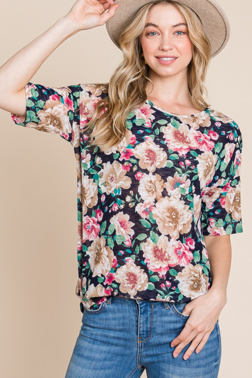 BOMBOM Floral Round Neck T-Shirt for Women - Stylish & Comfortable Top with Elegant Flower Design, Perfect for Casual Wear