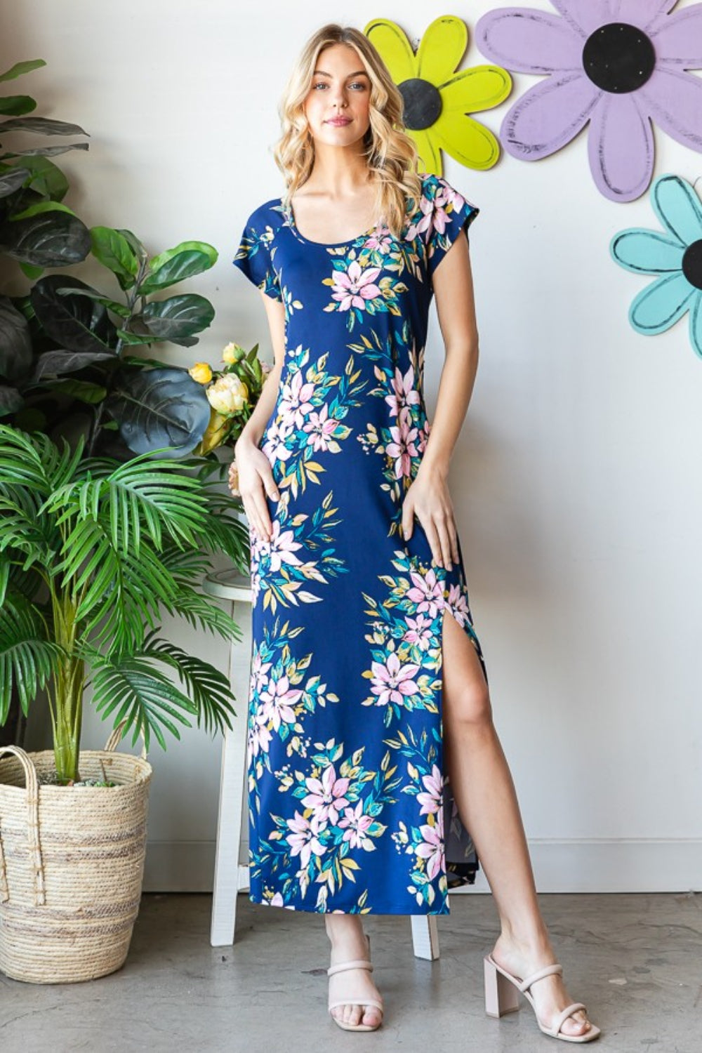 Beach Wedding Guest Elegance: Royal Full-Size Floral Dress with Short Sleeves and Graceful Slit