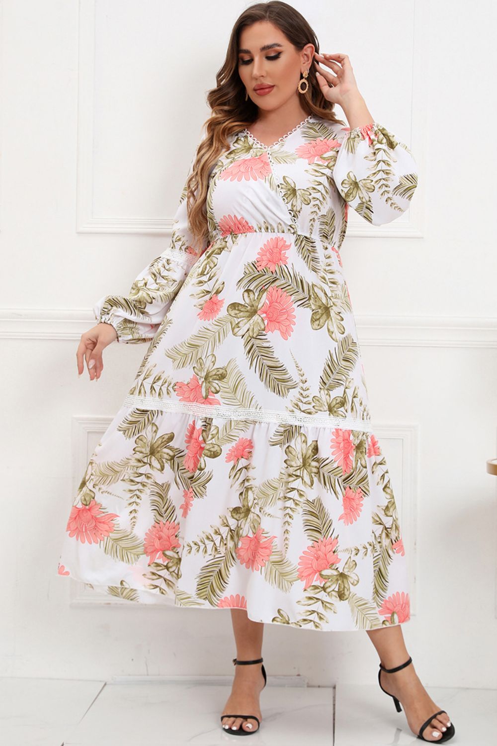 Elegant Plus Size Beach Wedding Guest Dress: Spliced Lace Surplice Balloon Sleeve Maxi Dress - Perfect for a Stunning and Comfortable Summer Celebration