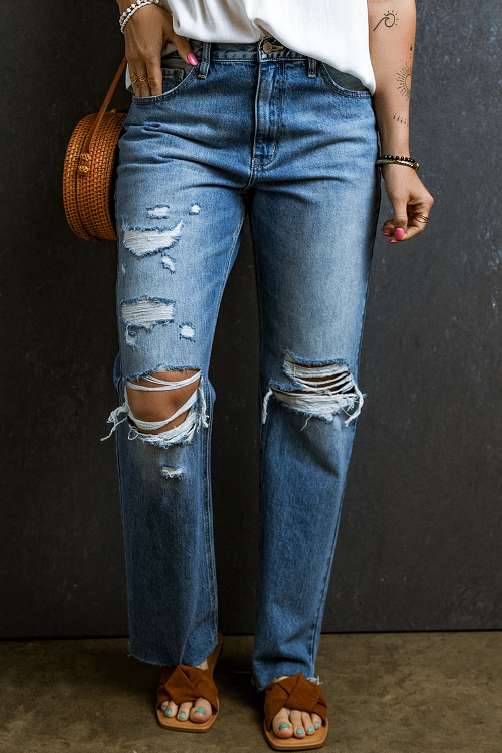 Trendy Distressed Raw Hem Denim Jeans with Convenient Pockets - Ideal for Casual Chic Looks!