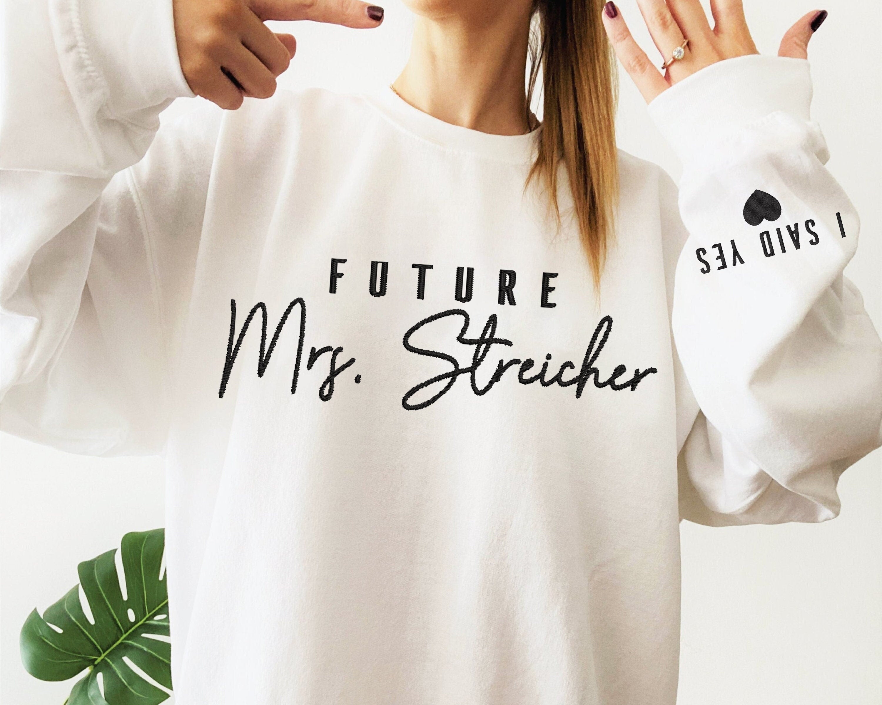 Elegant Future Mrs. Sweatshirt – Celebrate Your Bridal Journey in Style