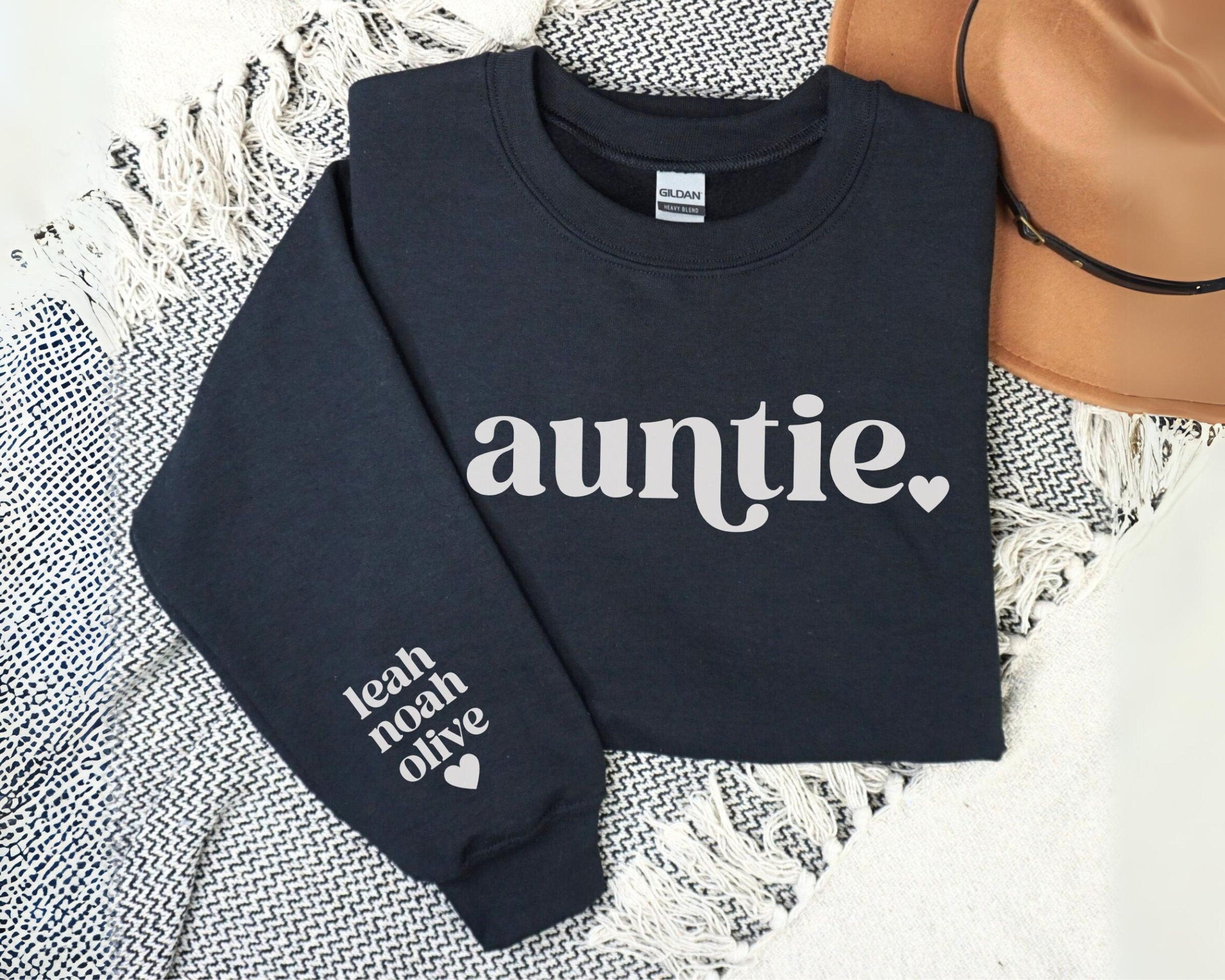 Custom Auntie Sweater with Niece and Nephew Names - Perfect Mother's Day Present