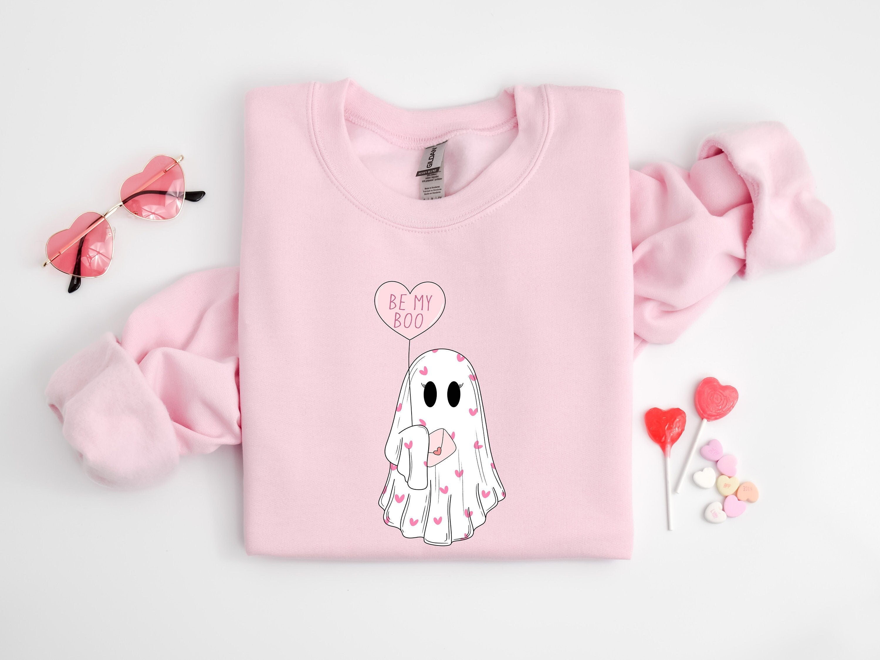 XOXO Heart Sweatshirt - Cozy Valentine's Day Hoodie