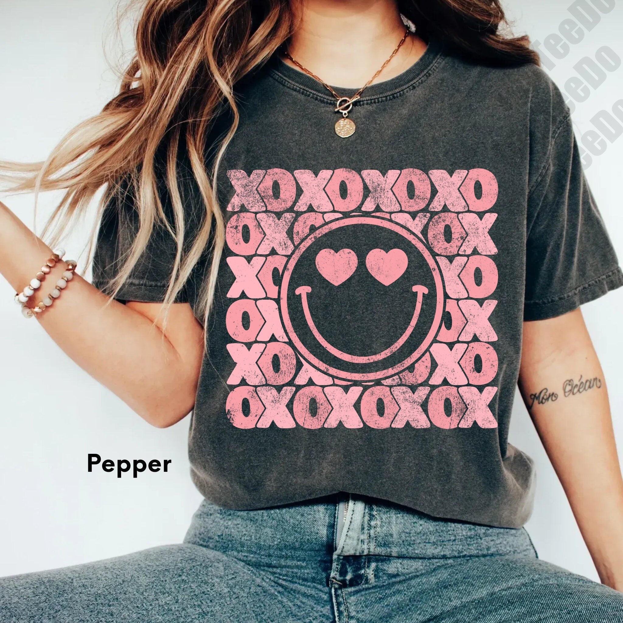 Retro Love Shirt for Valentine's Day - XOXO Heart Tee