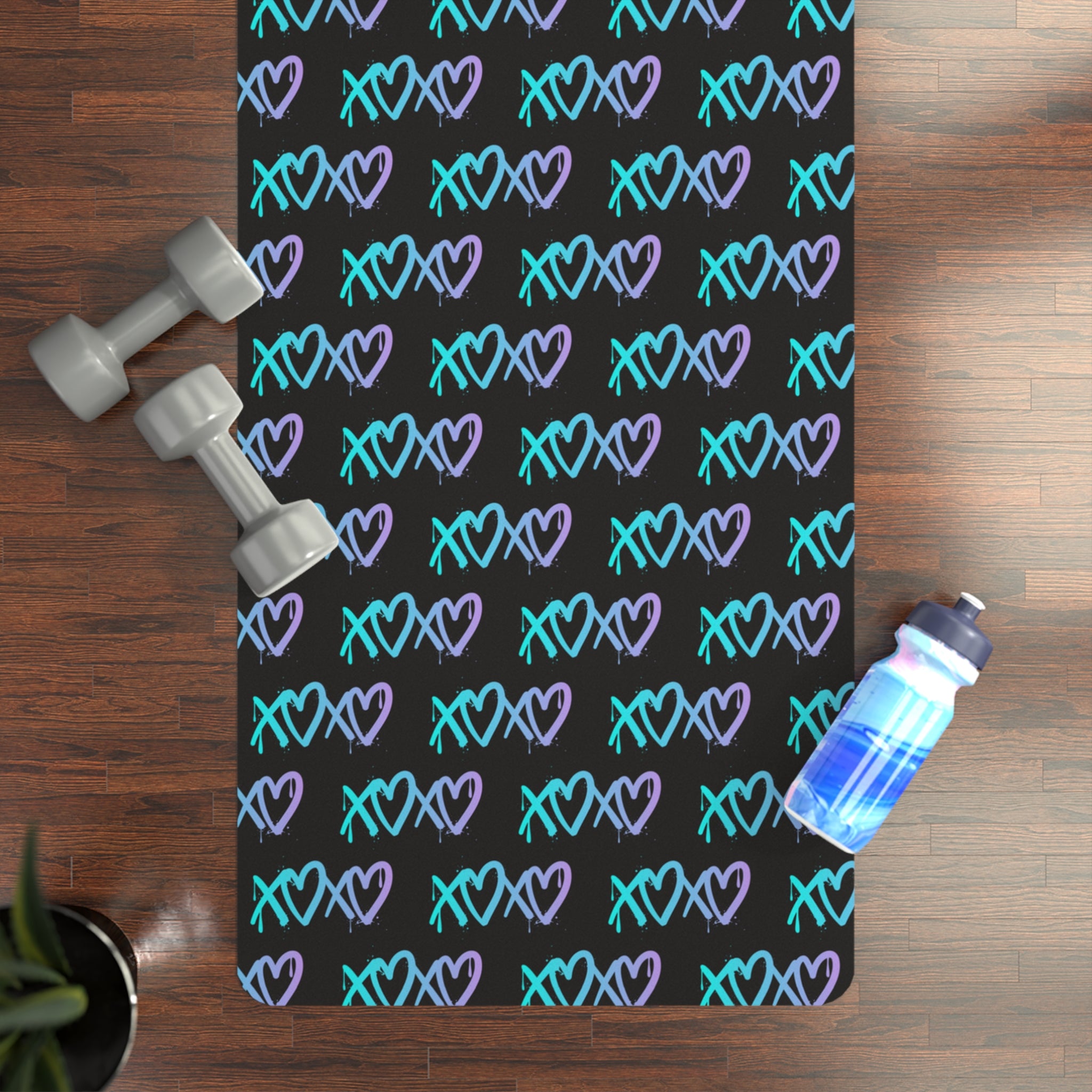 Rubber yoga mat graffiti x o heart black