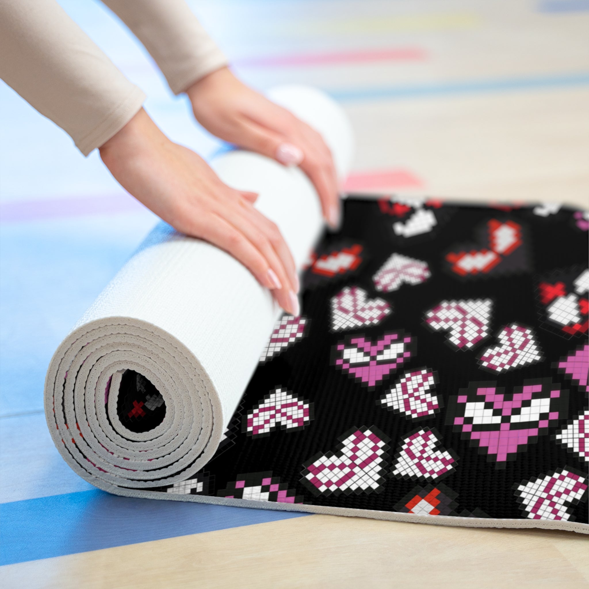 Foam yoga mat spider hearts pixel black