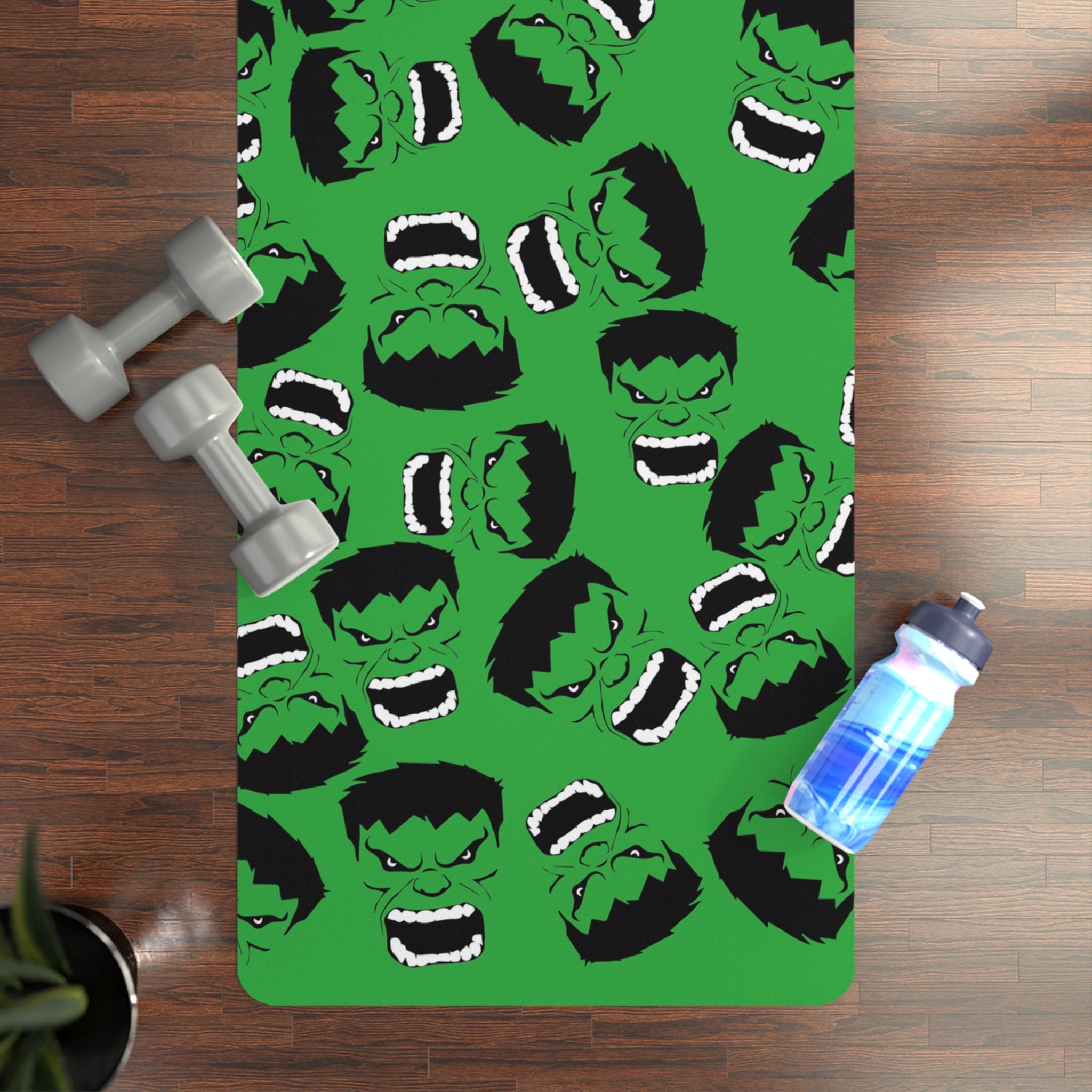 Rubber yoga mat hulk face green