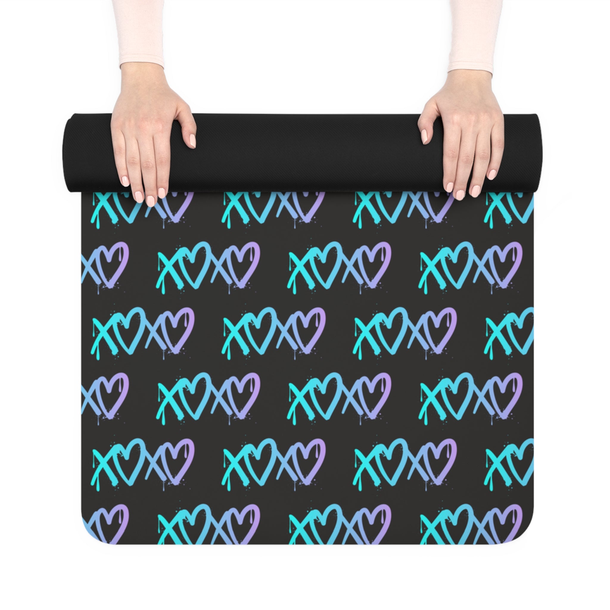 Rubber yoga mat graffiti x o heart black