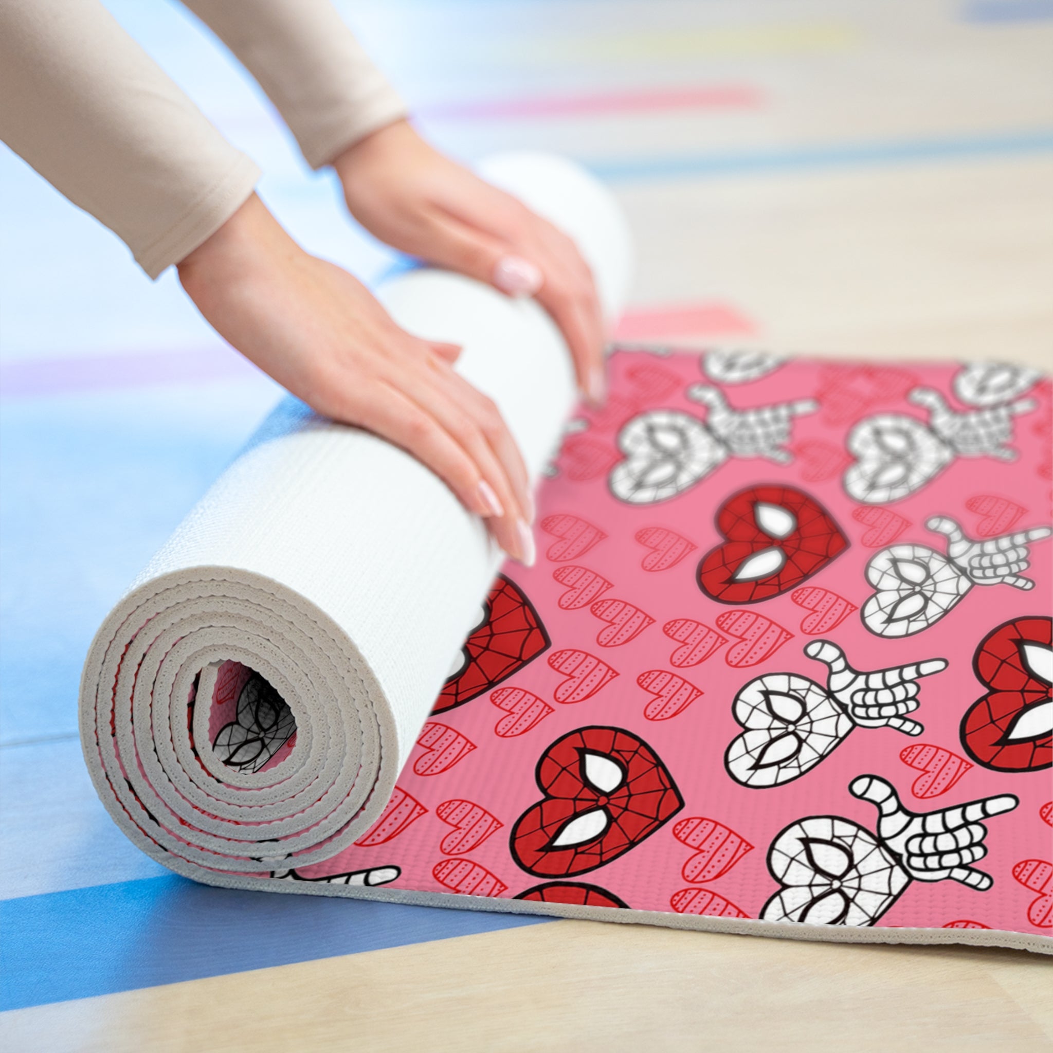 Foam yoga mat spider heart kiss pink