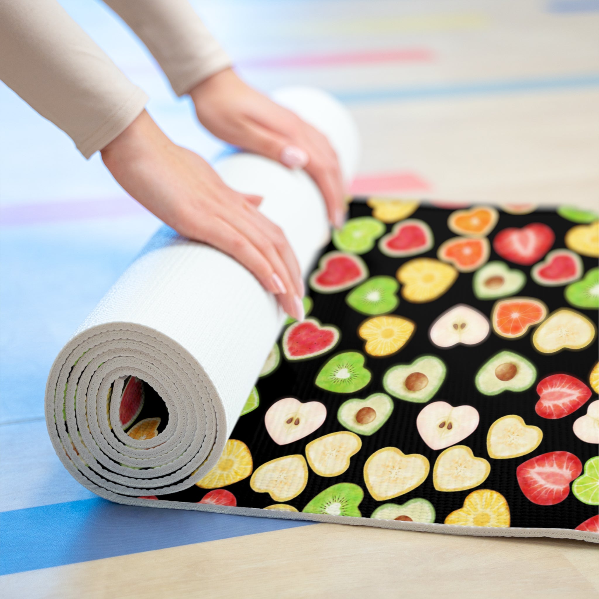 Foam yoga mat heart fruits black