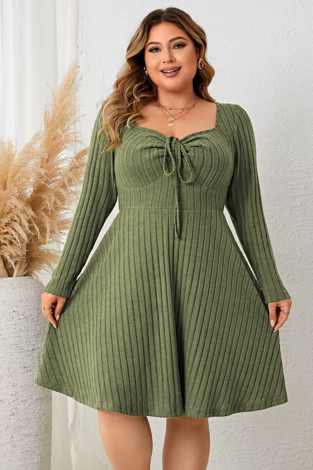 Elegant Plus Size Beach Wedding Guest Dress with Sweetheart Neckline, Long Sleeves, and Ribbed Fabric - Perfect for Summer Celebrations