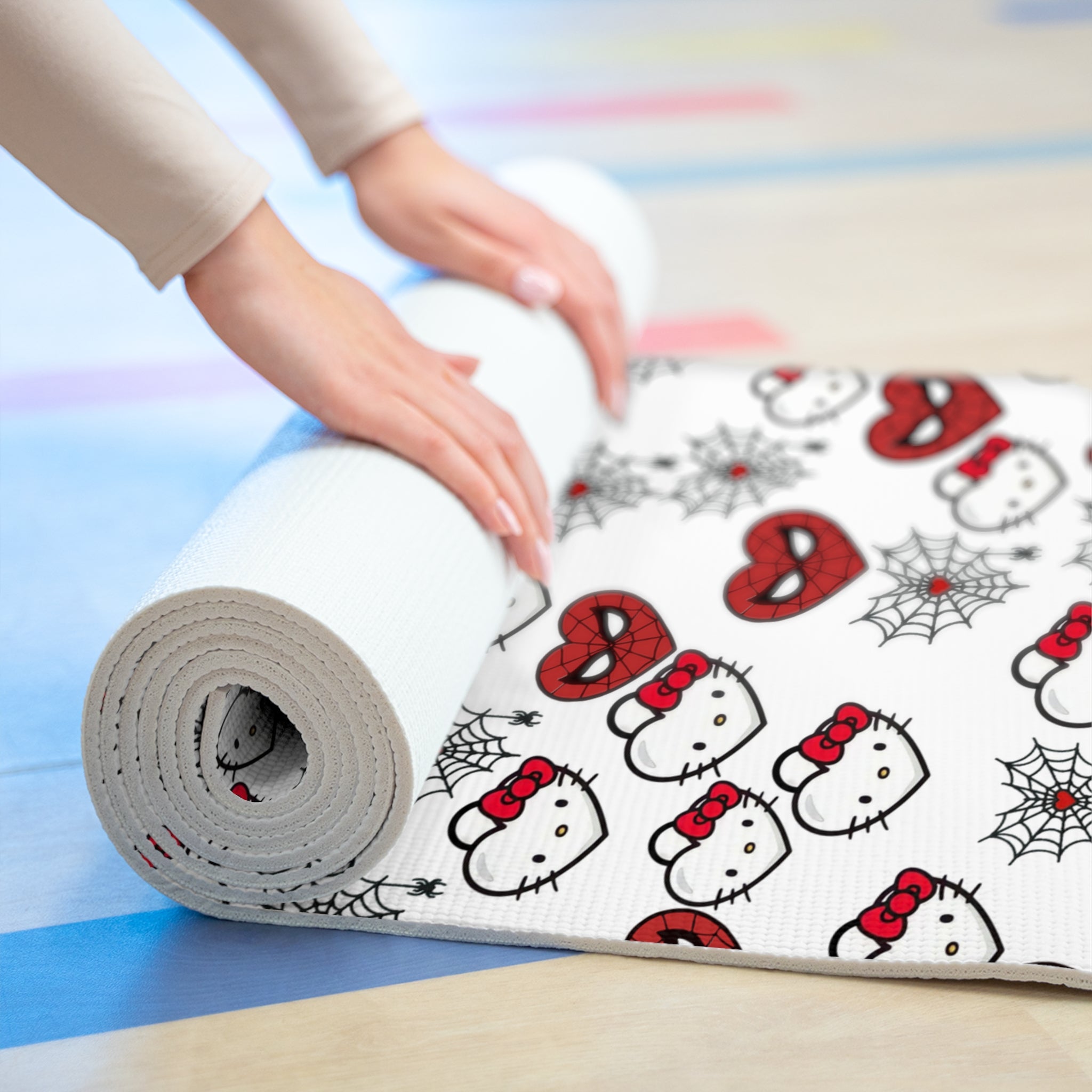 Foam yoga mat spider kitty heart web white