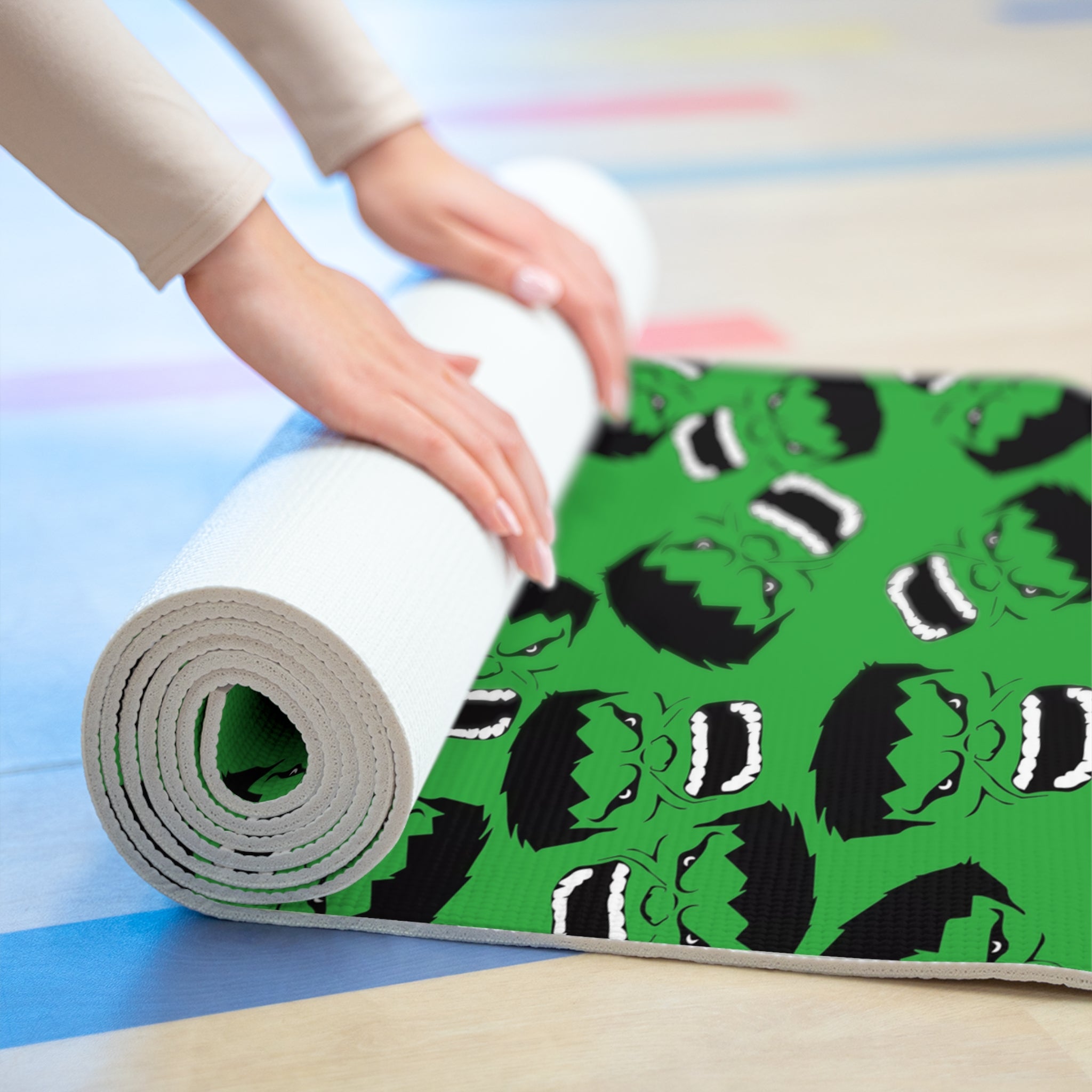 Foam yoga mat hulk face green