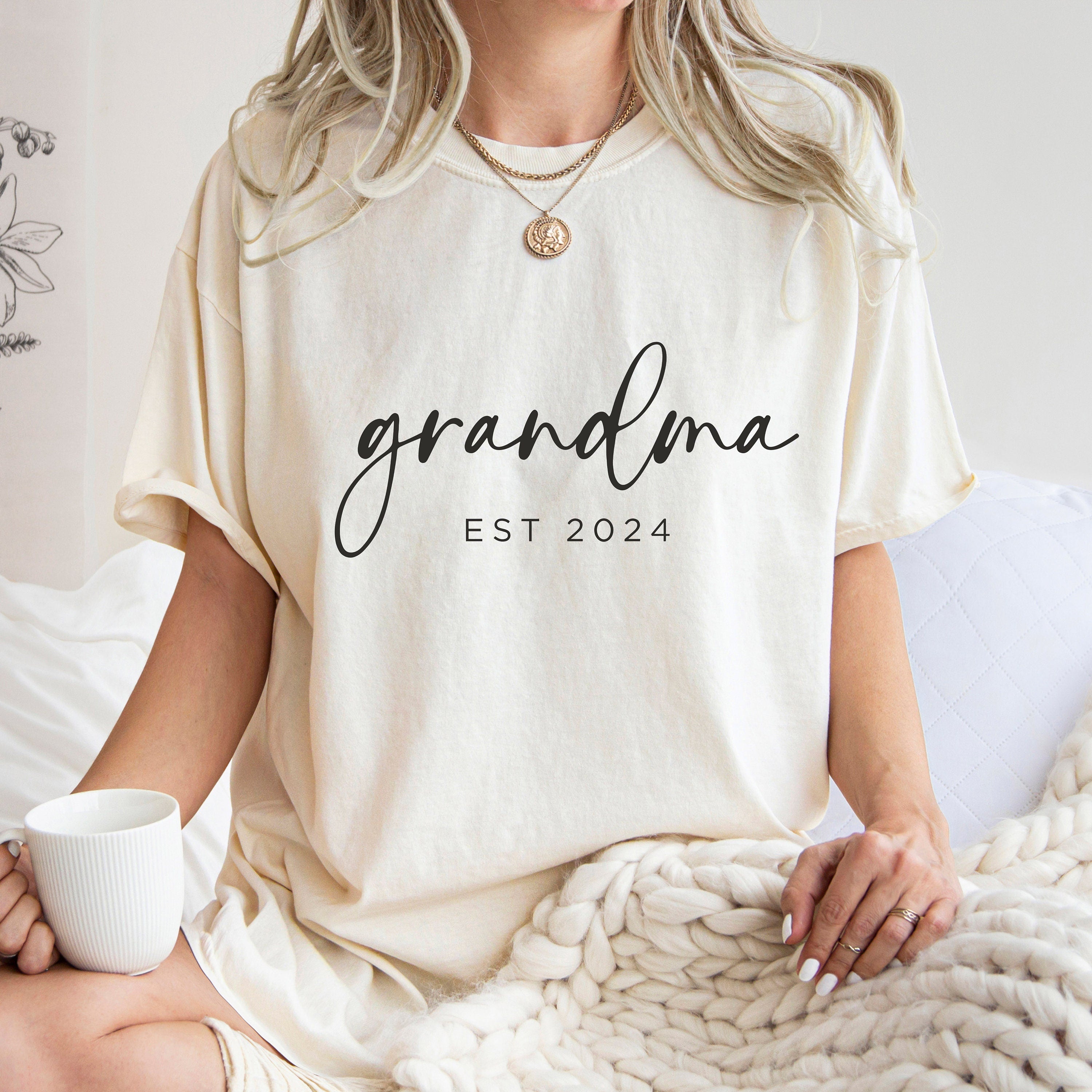 Comfort Colors® Grandma Est. 2024 T-Shirt, Personalized Grandma Est Shirt, Pregnancy Announcement, Gift for Grandma, Gift For New Year