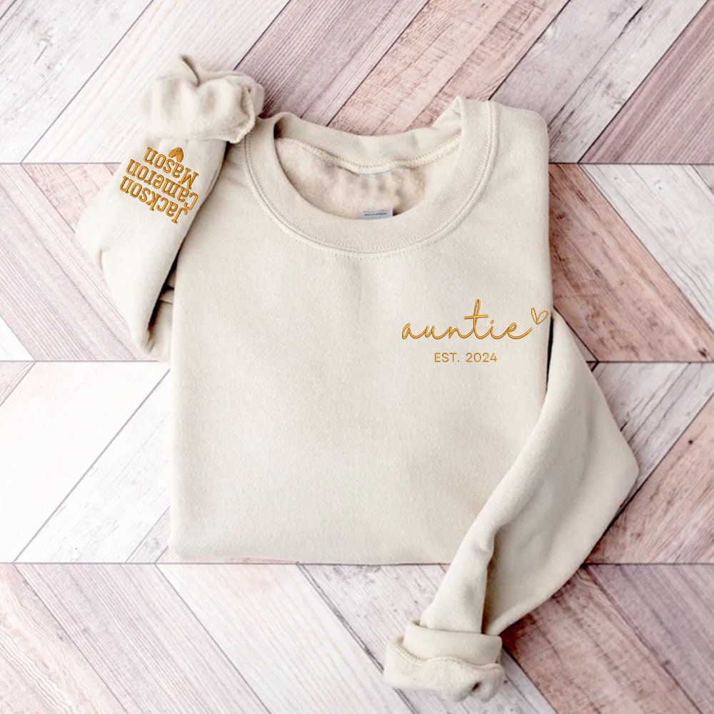 Embroidered Auntie Sweatshirt With Name On Sleeve, Custom Minimalist Auntie Aunt T-Shirt, New Aunt Hoodie Gift For Cool Aunt, Gifts for Aunt