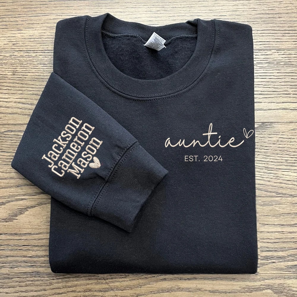 Embroidered Auntie Sweatshirt With Name On Sleeve, Custom Minimalist Auntie Aunt T-Shirt, New Aunt Hoodie Gift For Cool Aunt, Gifts for Aunt