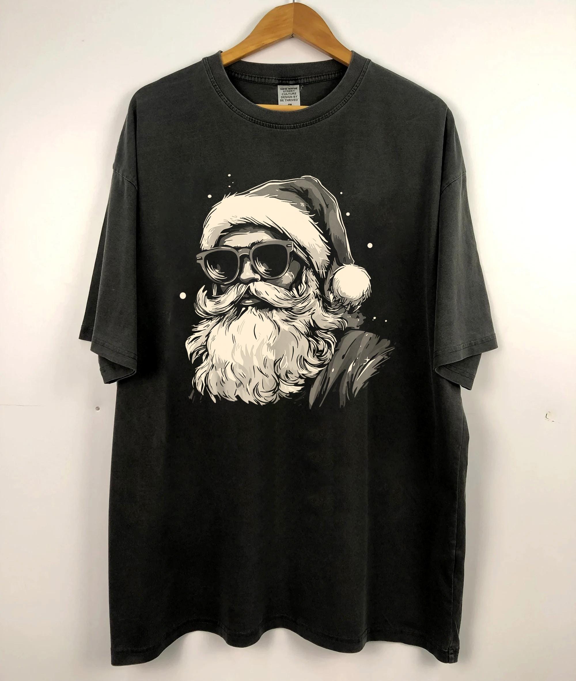 Comfort Colors® 1717 Unisex Santa Face T-Shirt, Retro Xmas Gift for Men & Women, Funny Garment-Dyed Christmas Outfit