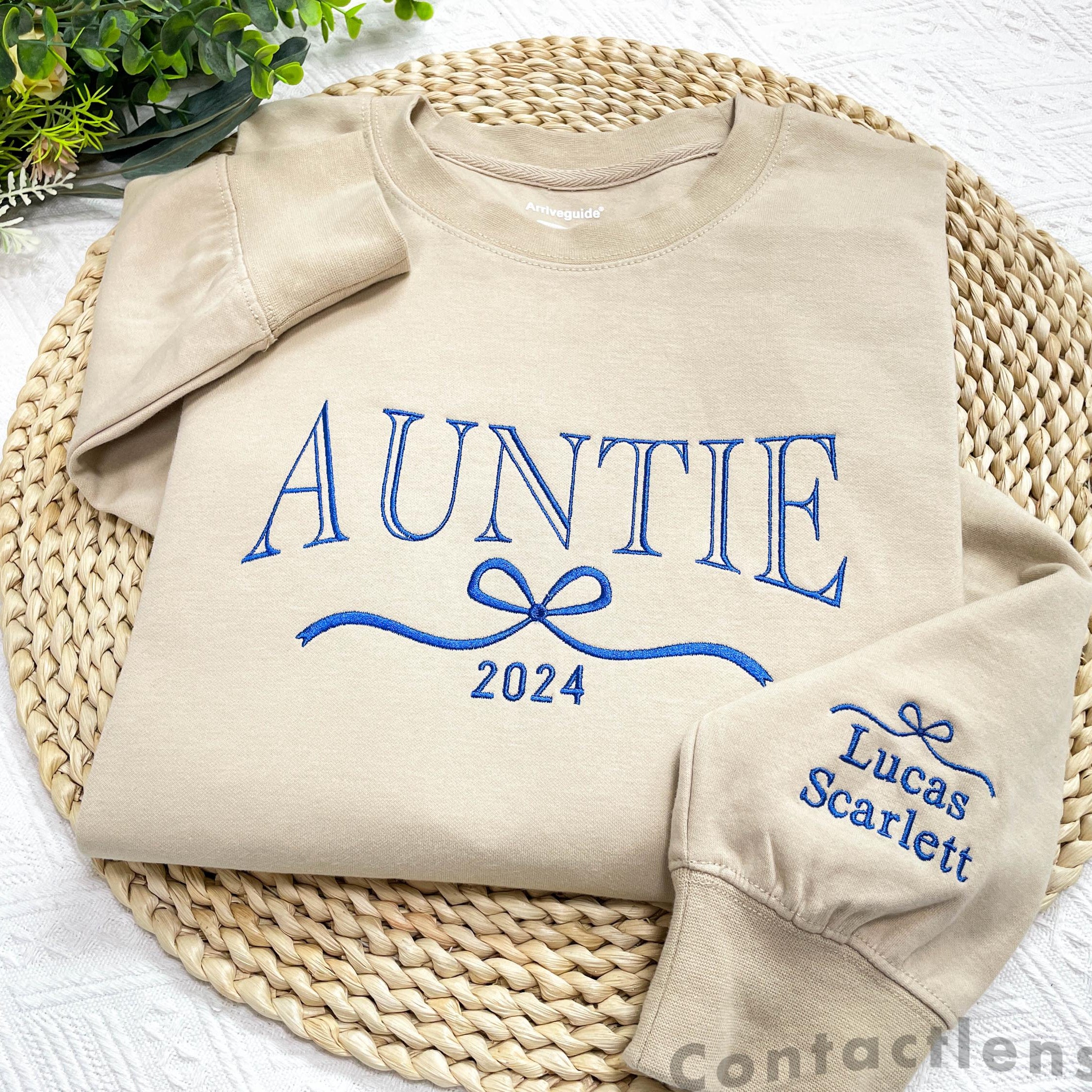 Cute and Trendy Auntie Bow Embroidered Sweatshirt with Kids Name on Sleeve,Personalized Crewneck Pullover, Aunt Sweatshirt, Christmas Gifts