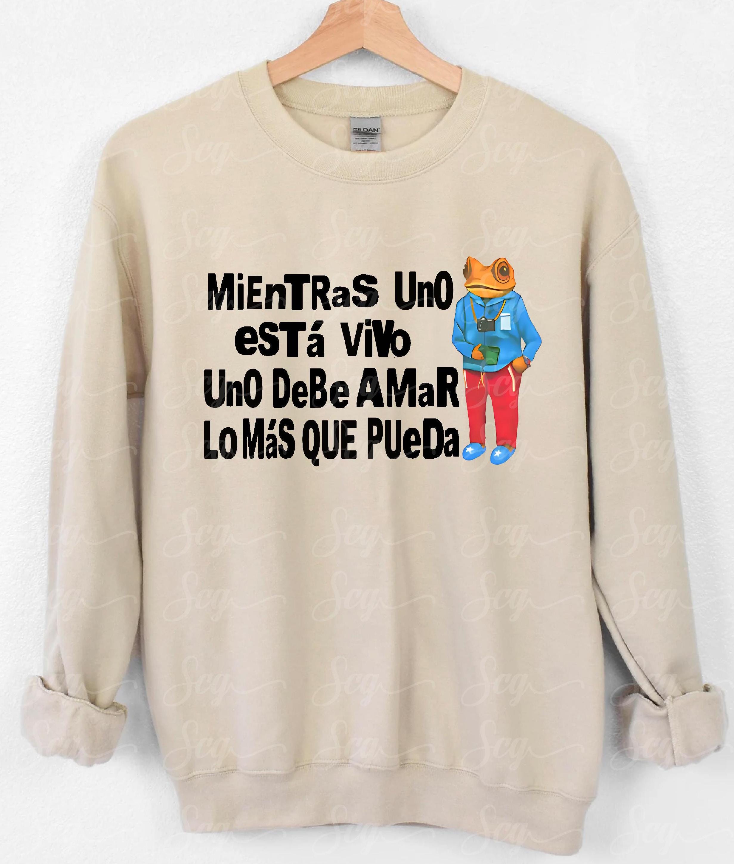 Mientras Uno Está Vivo Sweatshirt - Gildan 18000 Unisex Gift for Boricua Lovers, Cozy Valentine's Outfit, Printify Choice