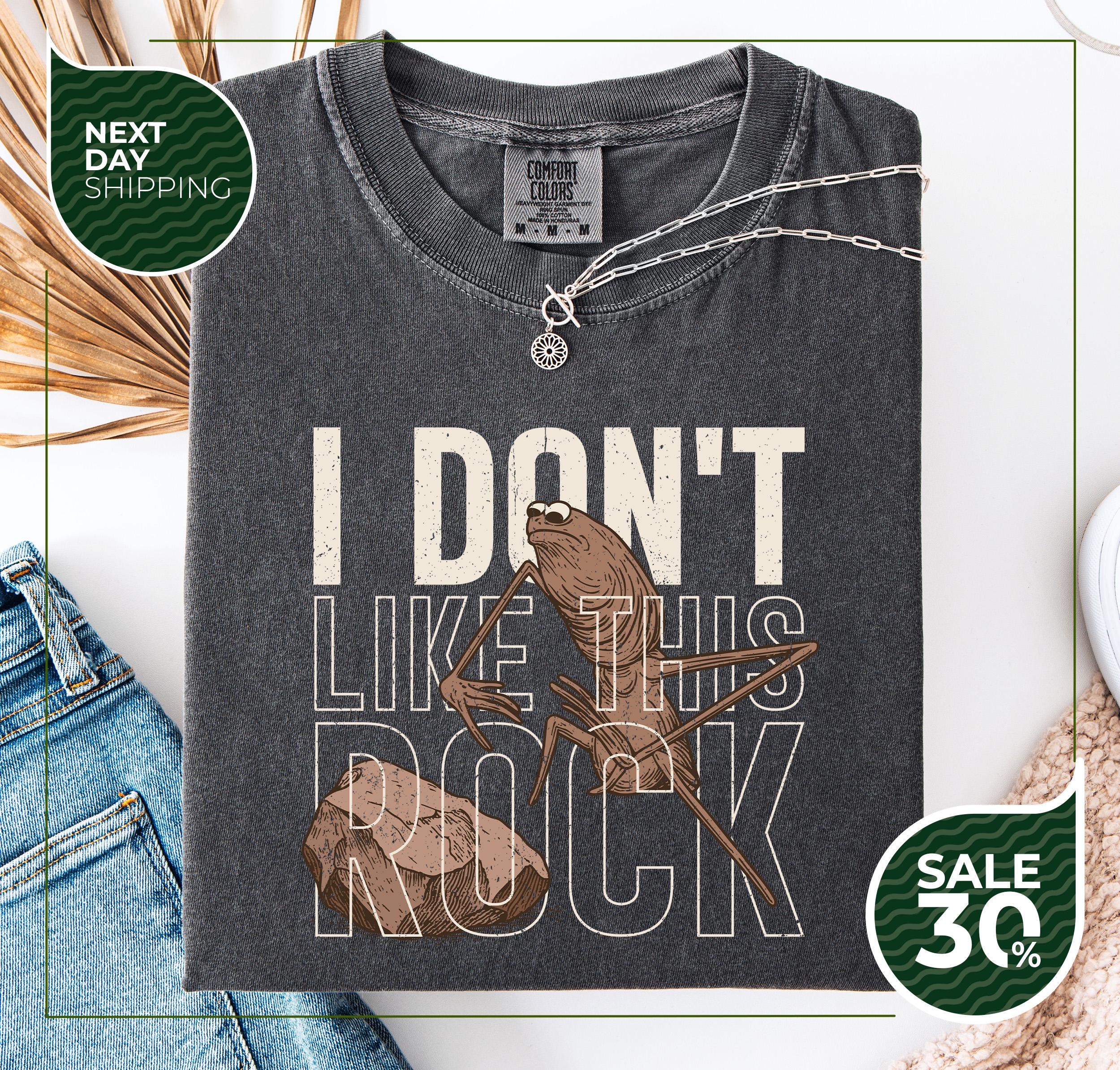 Comfort Colors® 1717 Marcus The Worm Unisex T-shirt Funny Meme Gift Perfect for Casual Outfits Soft Garment-Dyed Tee for Men & Women