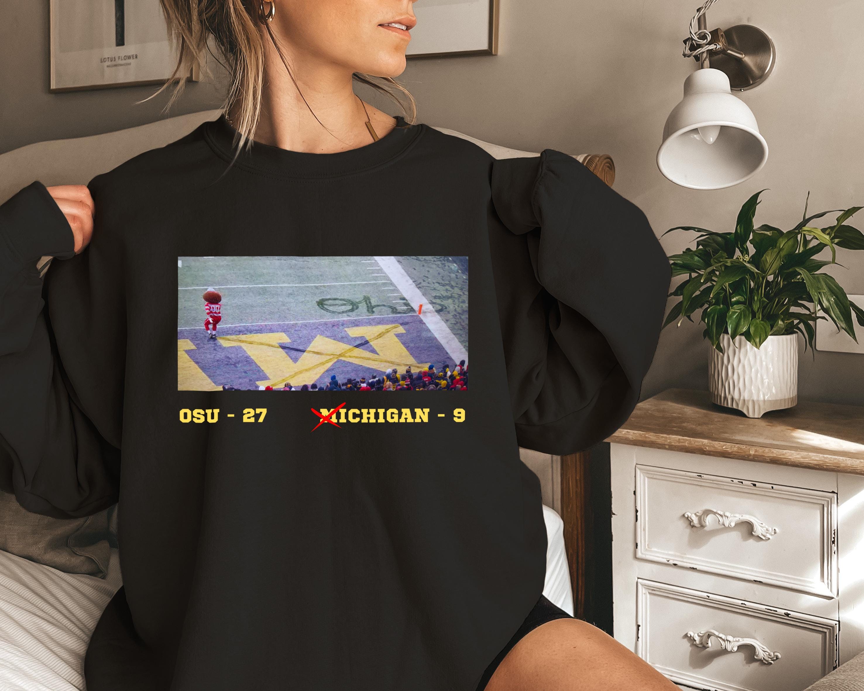 Ohio State Brutus vs Michigan Gameday Gildan 18000 Unisex Crewneck, Cozy Rivalry Sweatshirt, Perfect Gift for Football Fans