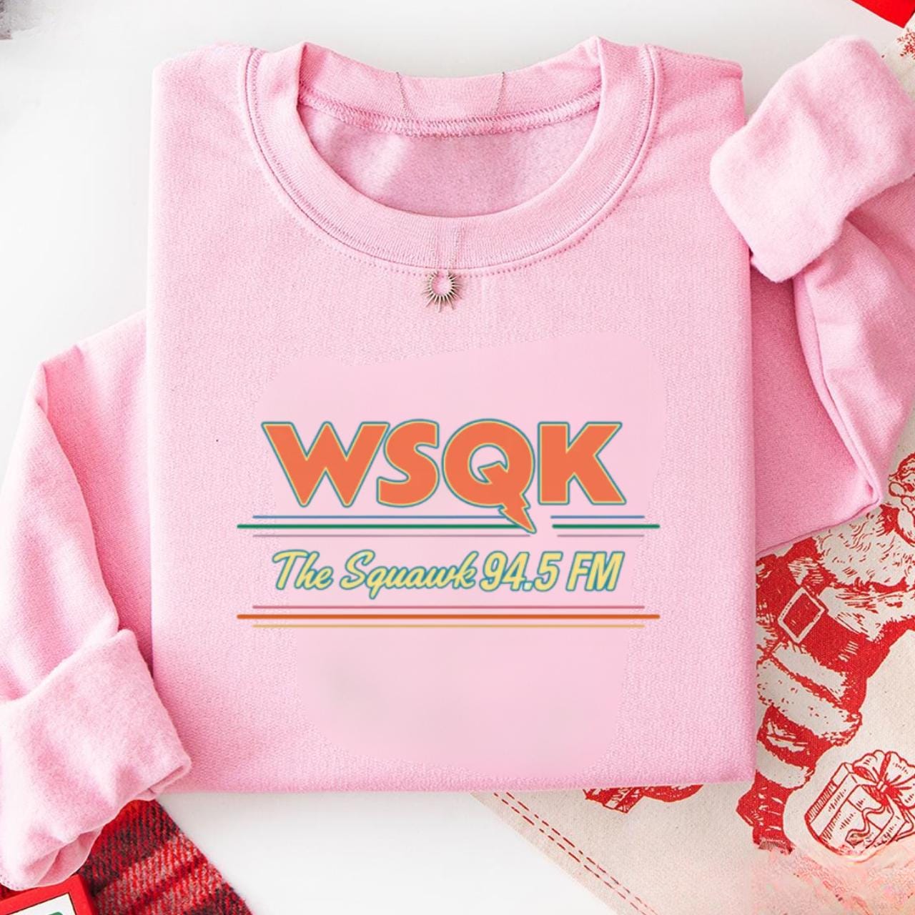 Vintage Gildan 18000 WSQK Radio Sweatshirt Hawkins Sci-Fi Gift Unisex Crewneck - Cozy 80s Stranger Things Fandom Pullover for Women & Men